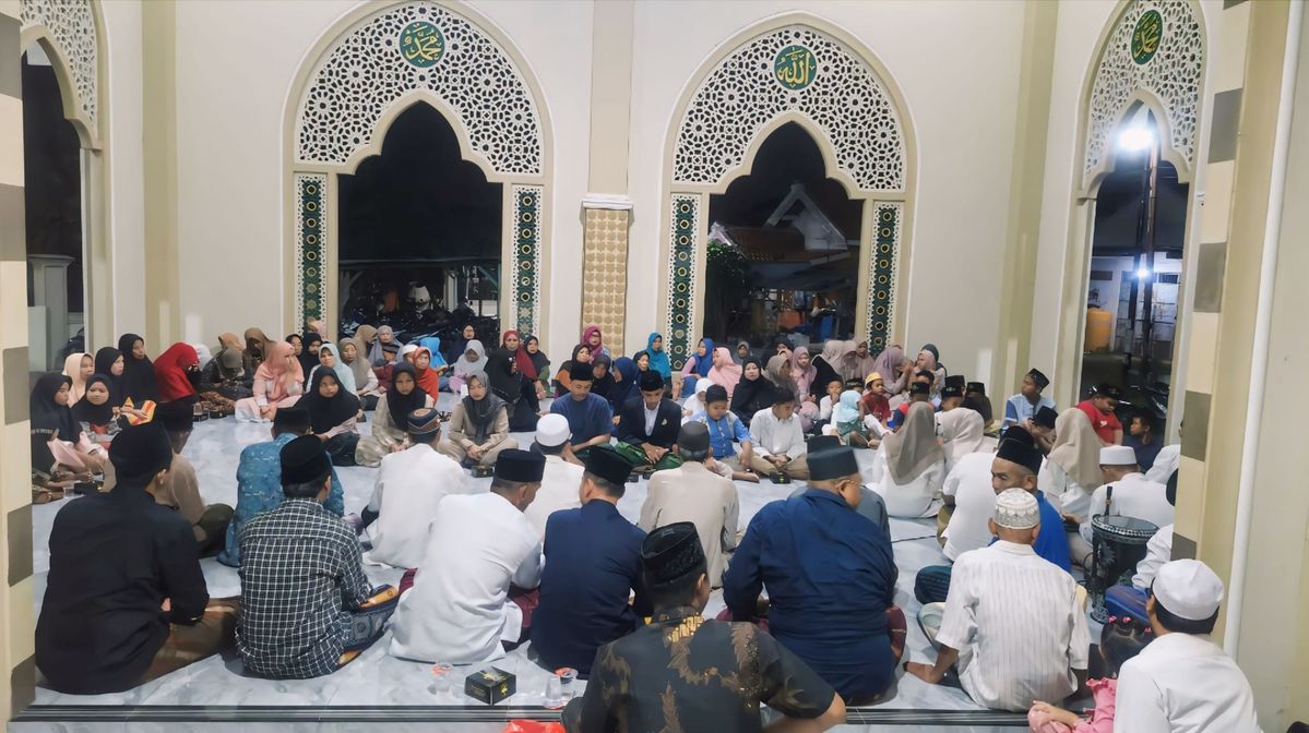 Pengajian dan Bakti Sosial